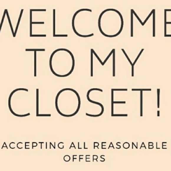 Meet your Posher, Traci - Picture 2 of 2